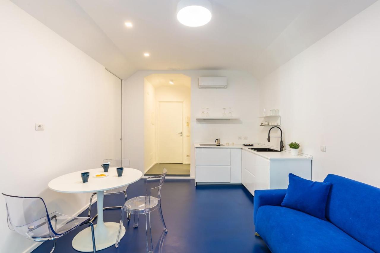 Piazza Municipio Apartments By Wonderful Italy Napoli Bagian luar foto