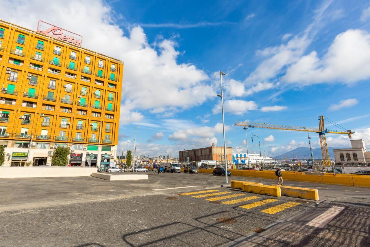 Piazza Municipio Apartments By Wonderful Italy Napoli Bagian luar foto