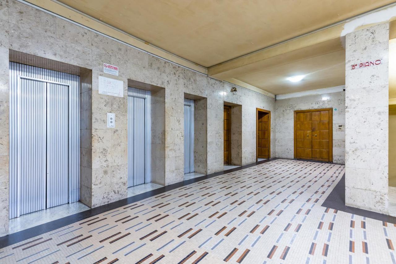 Piazza Municipio Apartments By Wonderful Italy Napoli Bagian luar foto