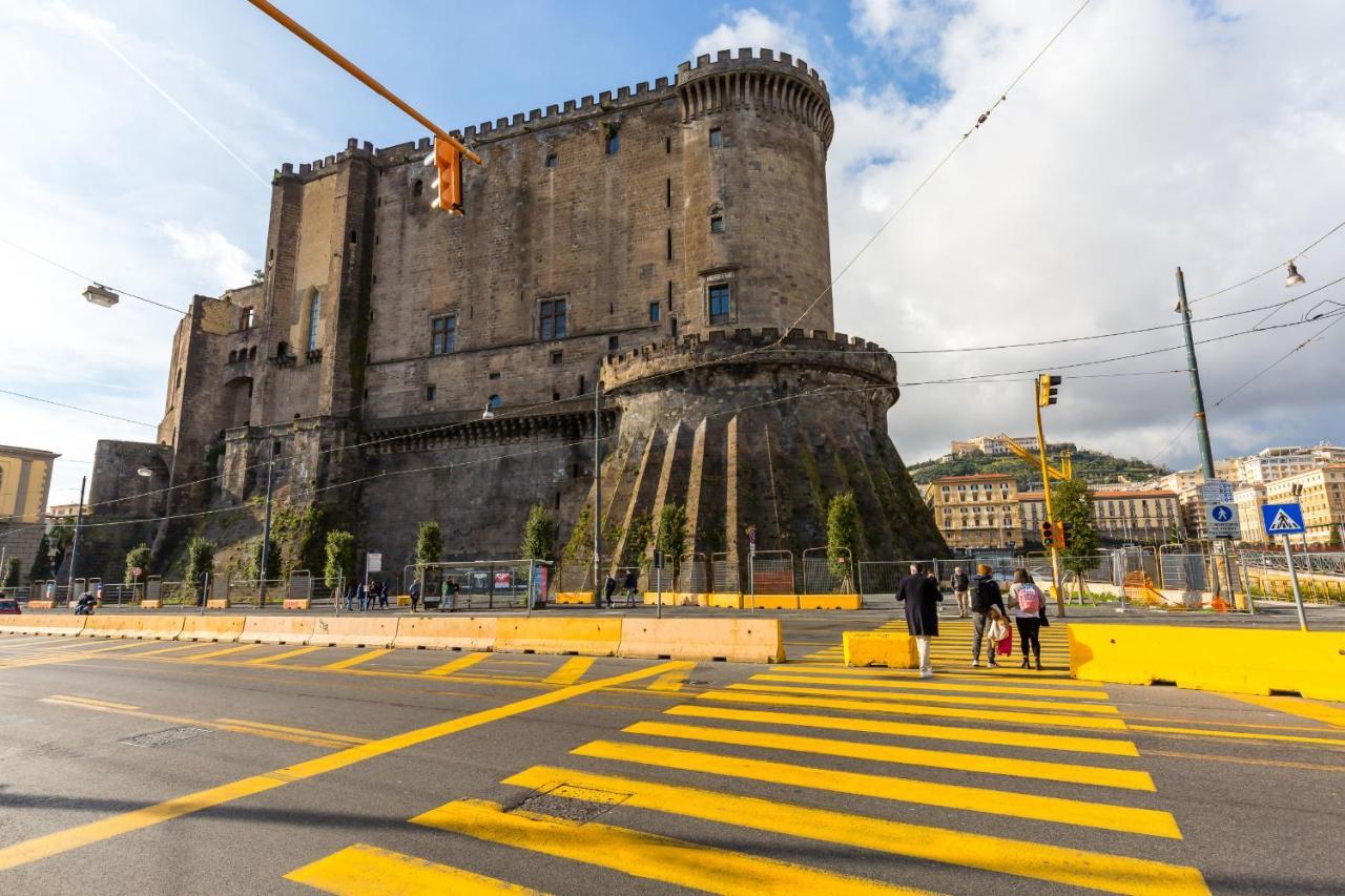 Piazza Municipio Apartments By Wonderful Italy Napoli Bagian luar foto