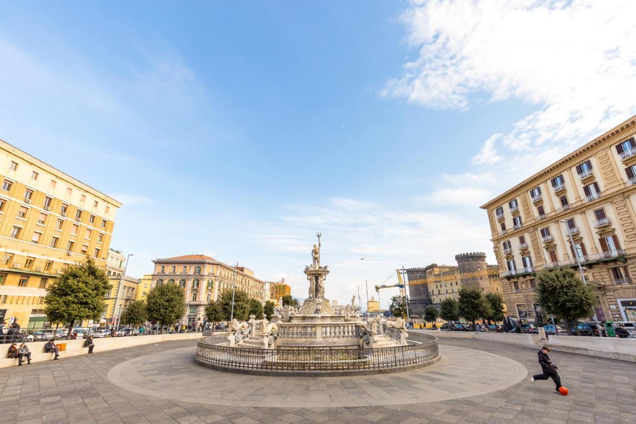 Piazza Municipio Apartments By Wonderful Italy Napoli Bagian luar foto