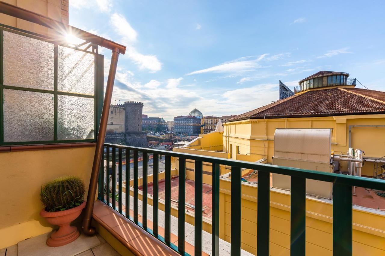 Piazza Municipio Apartments By Wonderful Italy Napoli Bagian luar foto