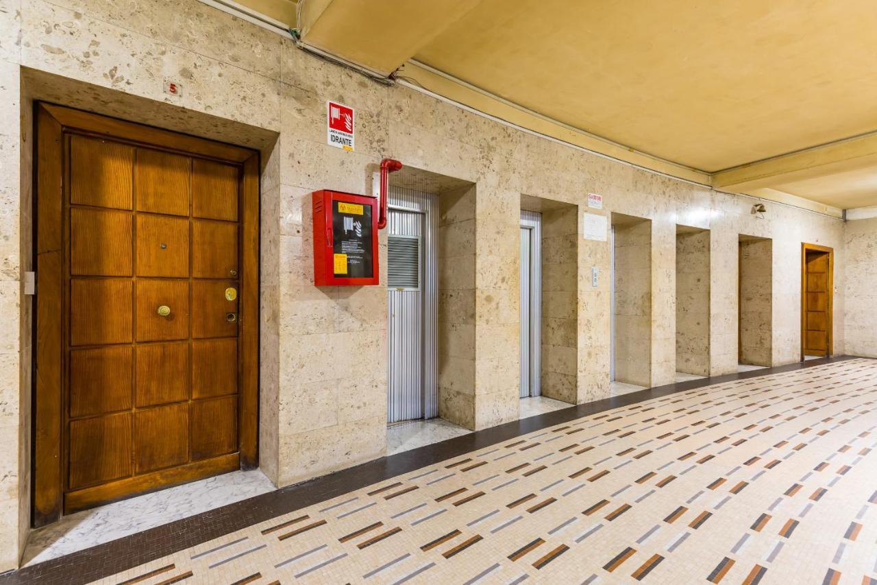 Piazza Municipio Apartments By Wonderful Italy Napoli Bagian luar foto