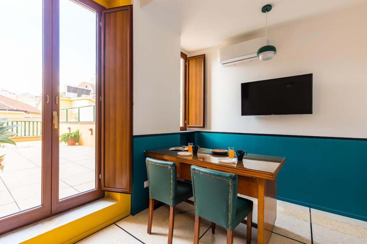 Piazza Municipio Apartments By Wonderful Italy Napoli Bagian luar foto